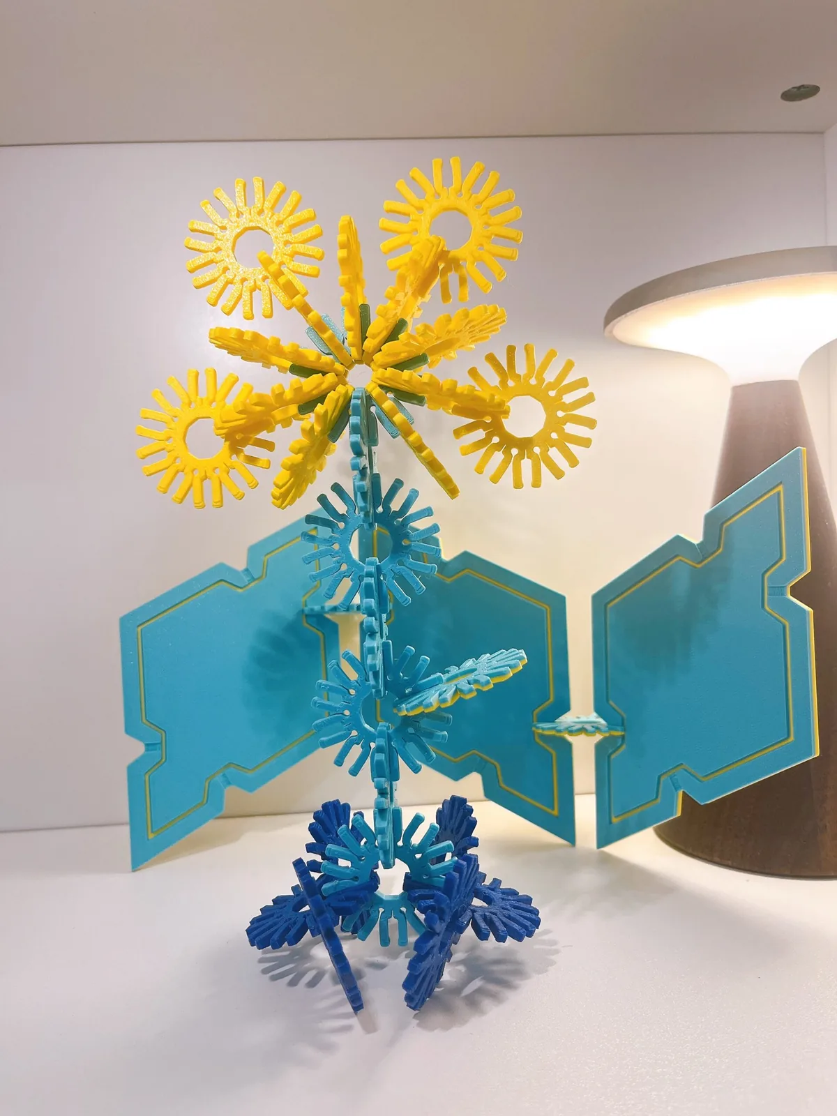 Snowflake flower tower with blue Rhomboi wings